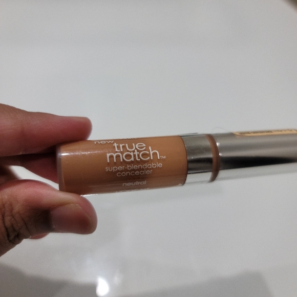 L'Oreal Other - 5/$25 loreal true match concealer
